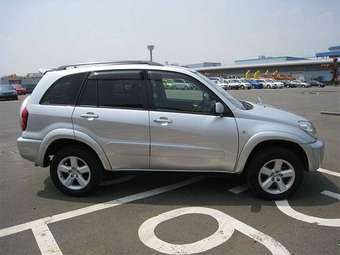 2005 Toyota RAV4 Photos