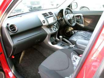 2005 Toyota RAV4 Images