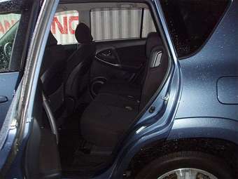 2005 Toyota RAV4 Photos
