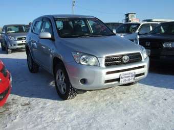 2005 Toyota RAV4 Pictures