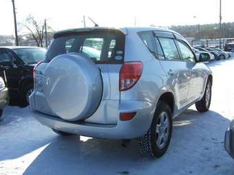2005 Toyota RAV4 Pictures