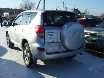 2005 Toyota RAV4 Pictures