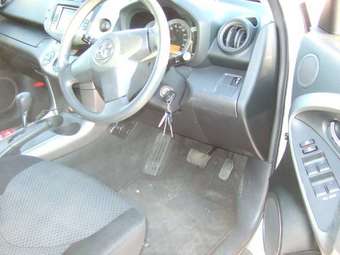 2005 Toyota RAV4 Photos
