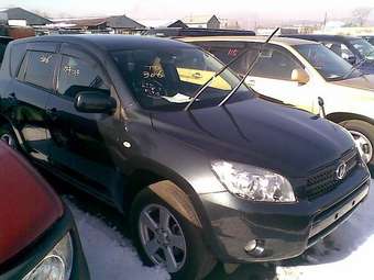 2005 Toyota RAV4 Photos