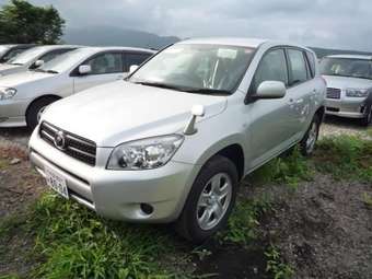 2005 Toyota RAV4 Pics