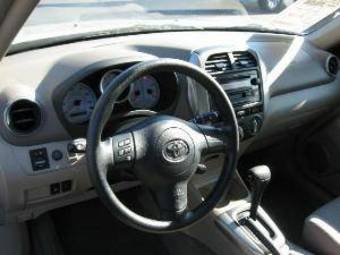 2005 Toyota RAV4 Photos