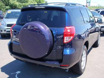 2005 Toyota RAV4 Photos