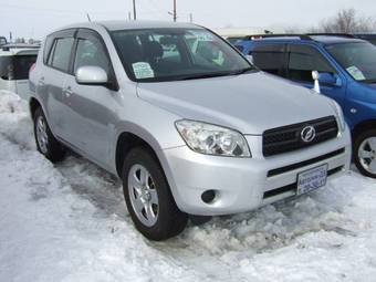 2005 Toyota RAV4 Pictures