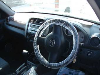 2005 Toyota RAV4 Pictures