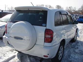 2005 Toyota RAV4 Photos