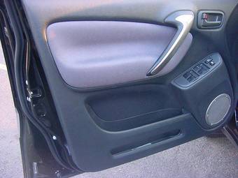 2005 Toyota RAV4 Photos