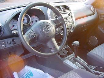 2005 Toyota RAV4 Images