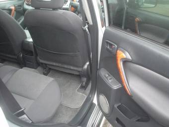 2005 Toyota RAV4 Photos
