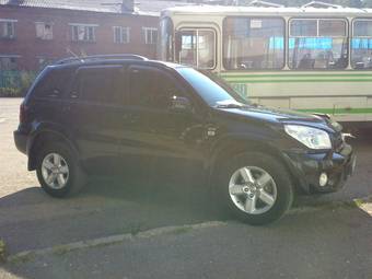 2005 Toyota RAV4 Photos
