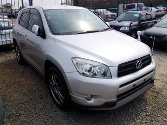 2005 Toyota RAV4 Pictures