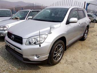 2005 Toyota RAV4 Photos