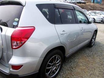 2005 Toyota RAV4 Photos