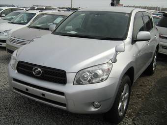 2005 Toyota RAV4 Pictures
