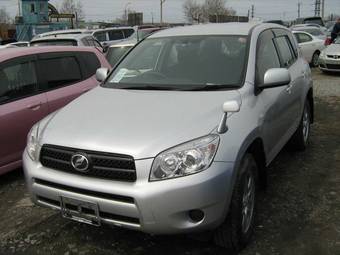 2005 Toyota RAV4 Pics