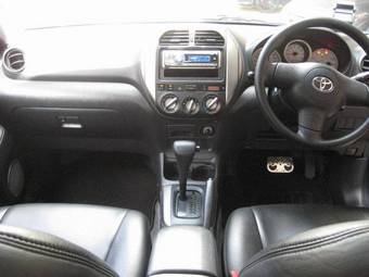 2005 Toyota RAV4 Photos