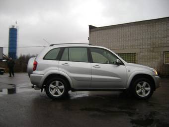 2005 Toyota RAV4 Photos