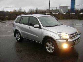 2005 Toyota RAV4 Pictures