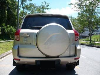 2005 Toyota RAV4 Pictures