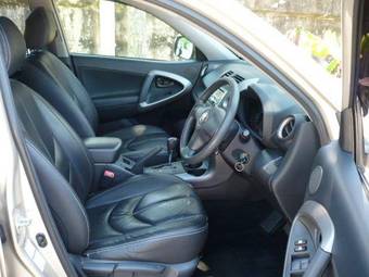 2005 Toyota RAV4 Photos