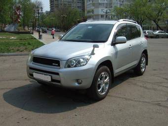 2005 Toyota RAV4 Photos