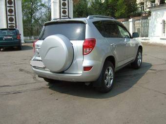 2005 Toyota RAV4 Photos