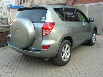 2005 Toyota RAV4 Photos