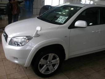 2005 Toyota RAV4 Pictures