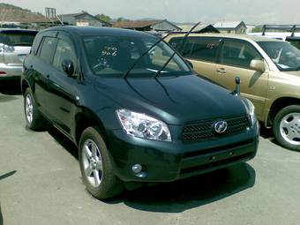2005 Toyota RAV4 Pics