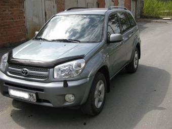 2005 Toyota RAV4 Photos