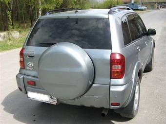 2005 Toyota RAV4 Photos