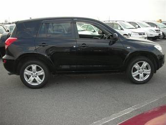 2005 Toyota RAV4 Pictures