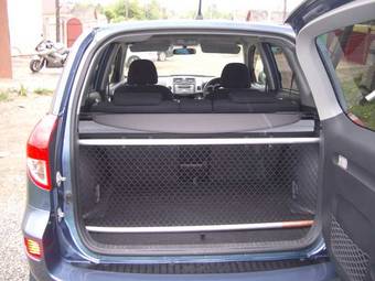 2005 Toyota RAV4 Photos