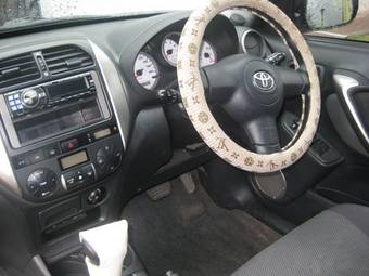 2005 Toyota RAV4 Photos