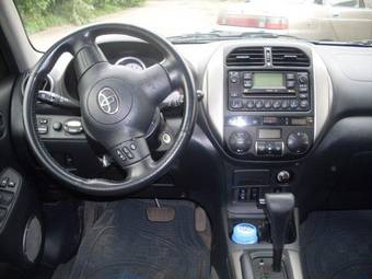 2005 Toyota RAV4 Pics