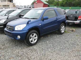 2005 Toyota RAV4 Photos