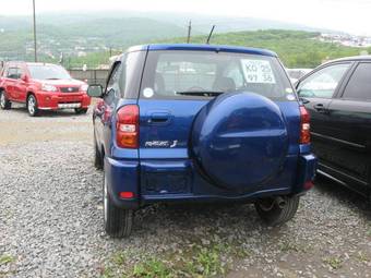 2005 Toyota RAV4 Pictures