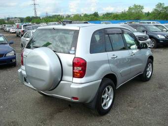 2005 Toyota RAV4 Images