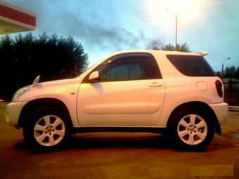 2005 Toyota RAV4 Pictures
