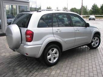2005 Toyota RAV4 Pictures