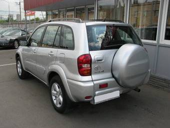 2005 Toyota RAV4 Pictures
