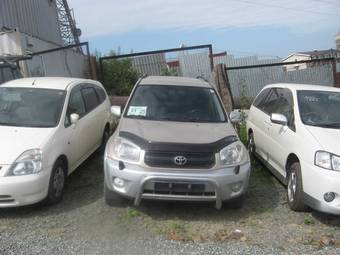 2005 Toyota RAV4 Photos