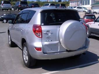 2005 Toyota RAV4 Pictures