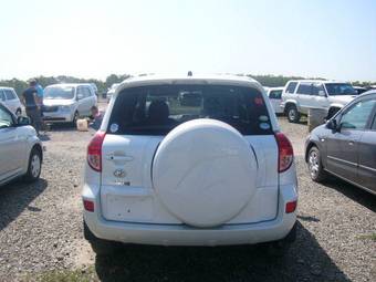 2005 Toyota RAV4 Photos