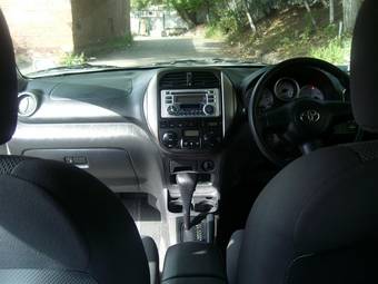 2005 Toyota RAV4 Photos