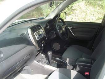 2005 Toyota RAV4 Photos